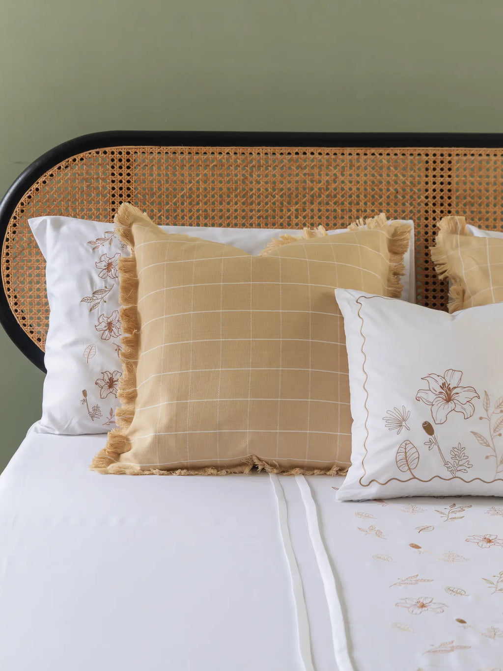 Autumn Chamomile Checkered Fringe Cushion Cover – alternate view