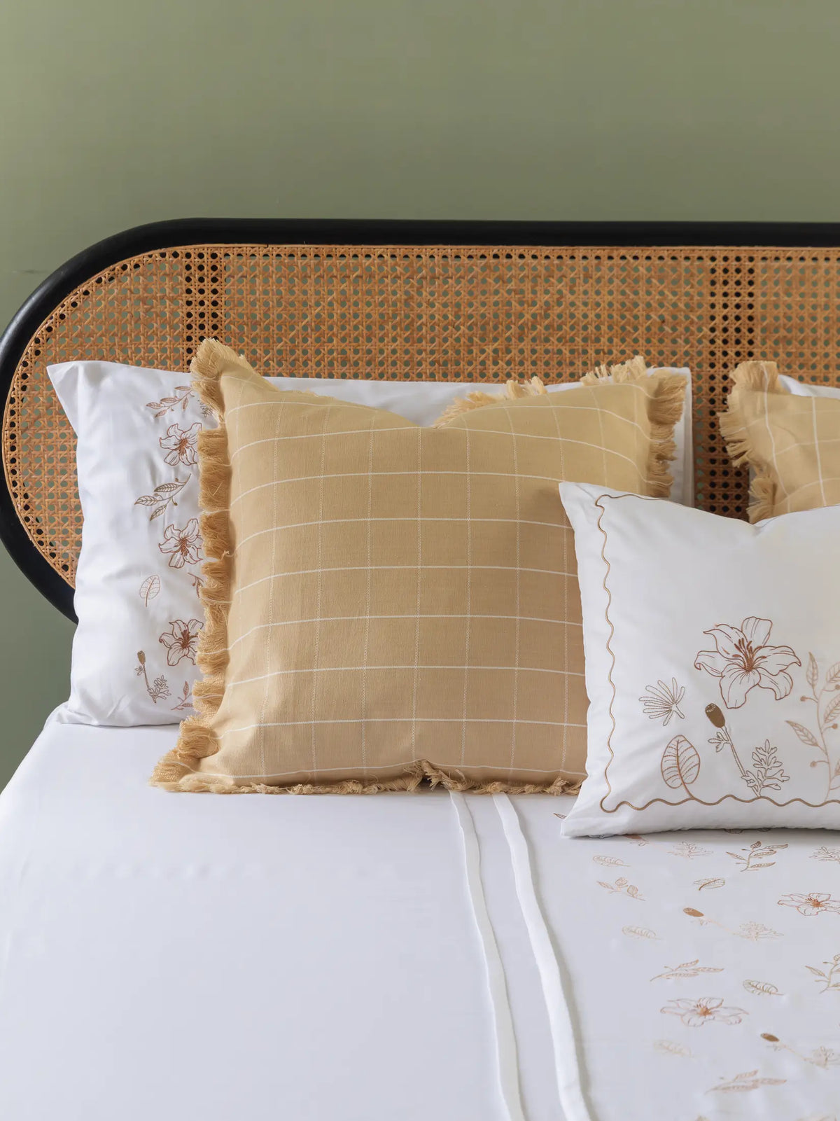 Autumn Chamomile Checkered Fringe Cushion Cover – alternate view