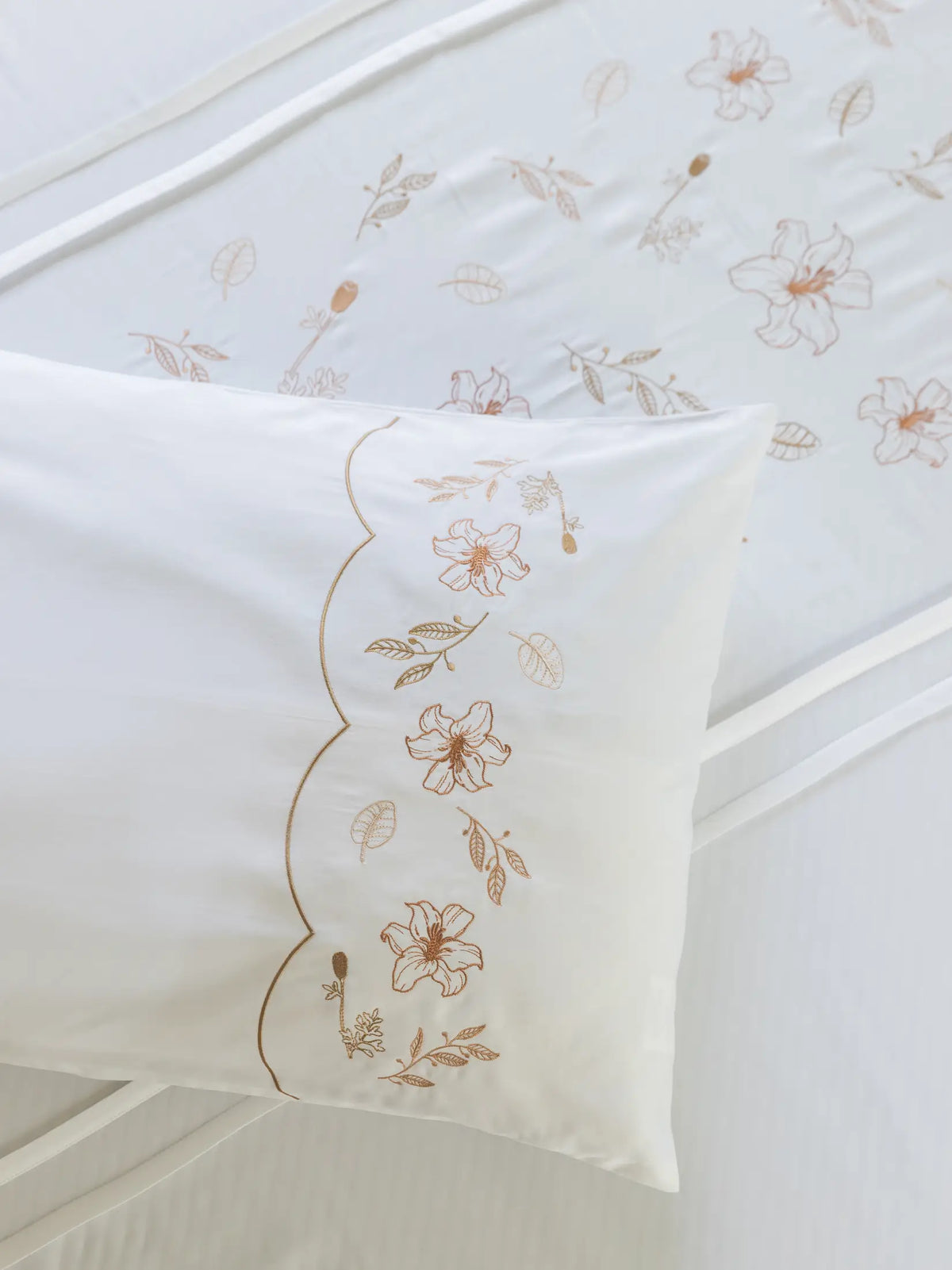Autumn Petal embroidered 500TC cotton bedsheet set with scalloped detailing
