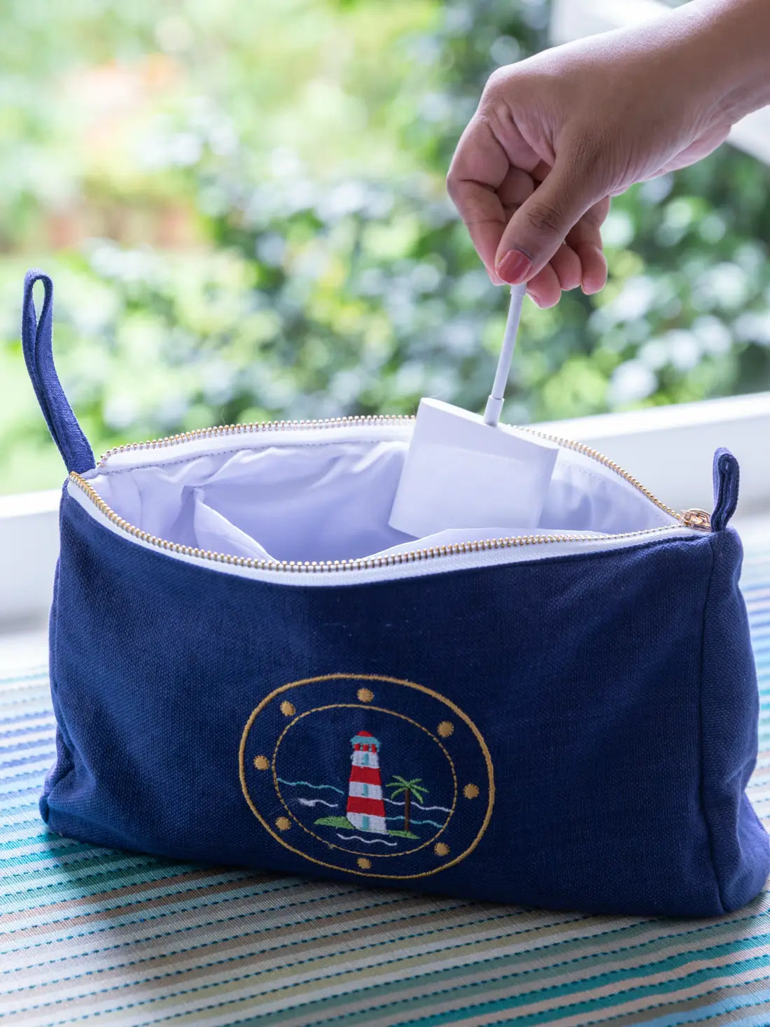 Beacon Trail Tech Bag – alternate view