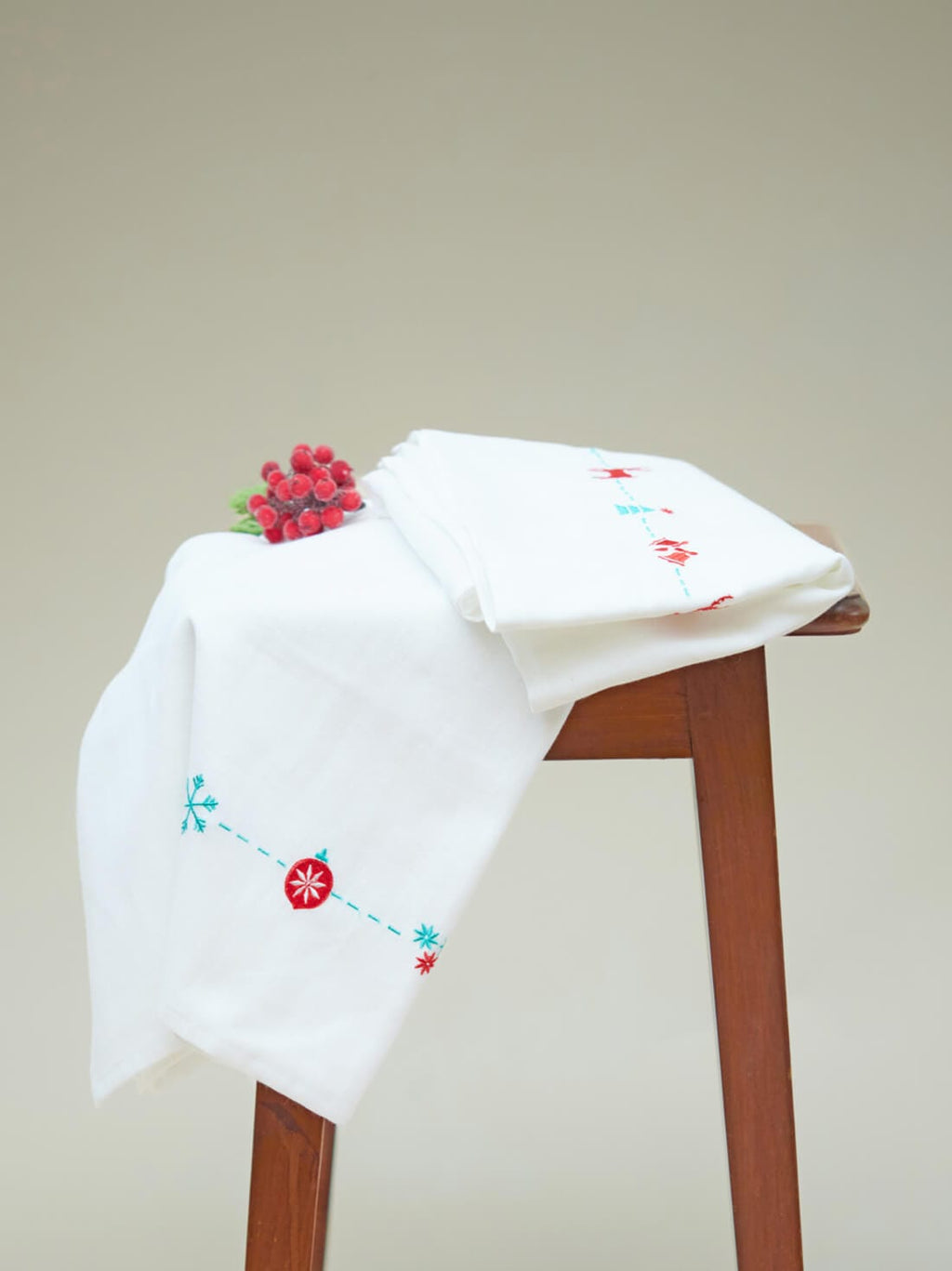Bells and Baubles Festive Kerala Bath Towels with Gift Bag – Set of 2 – Thorth – alternate view