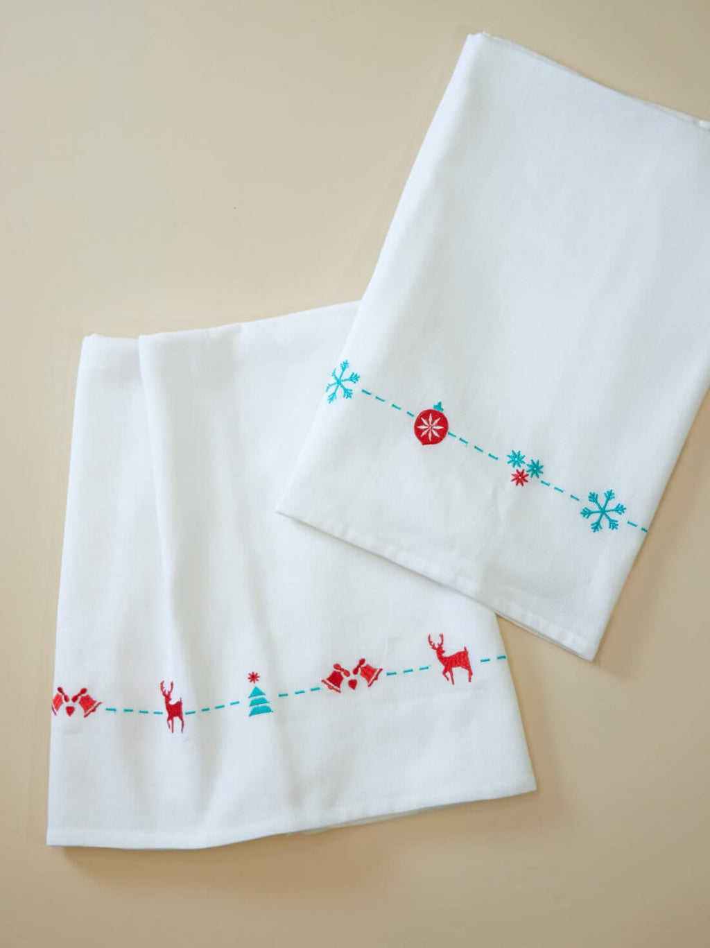 Bells and Baubles Festive Kerala Bath Towels with Gift Bag – Set of 2 – Thorth – alternate view