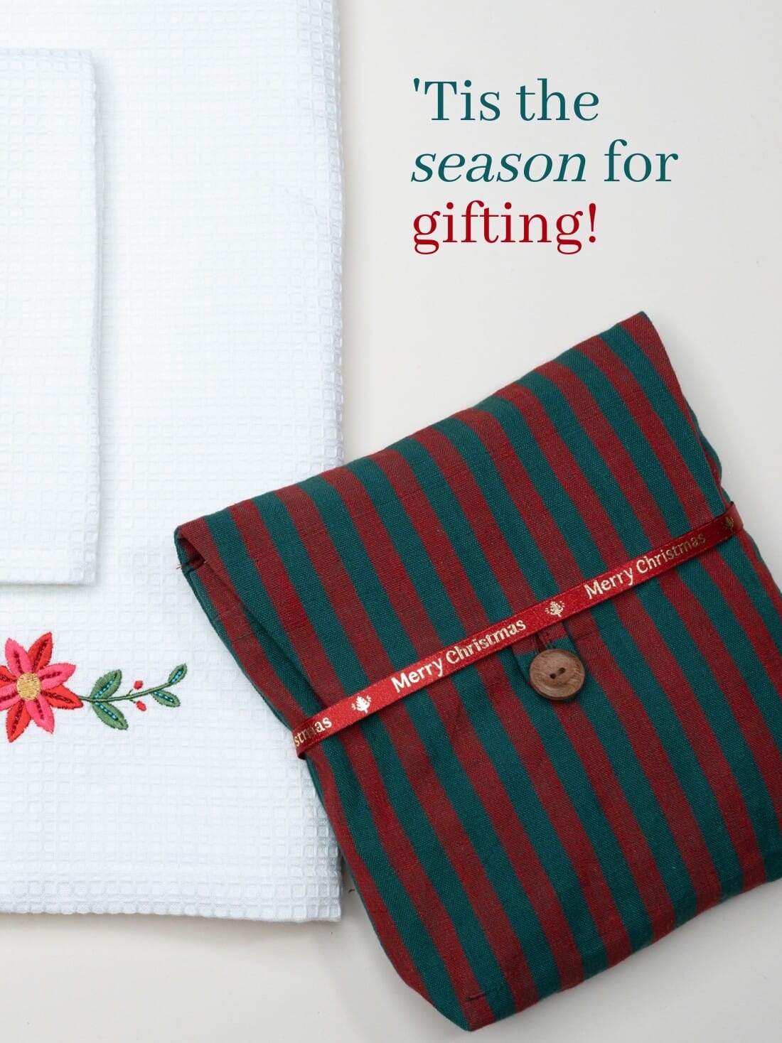 Red Robin Waffle Towel Gifting Set – Bath & Hand Towel – alternate view