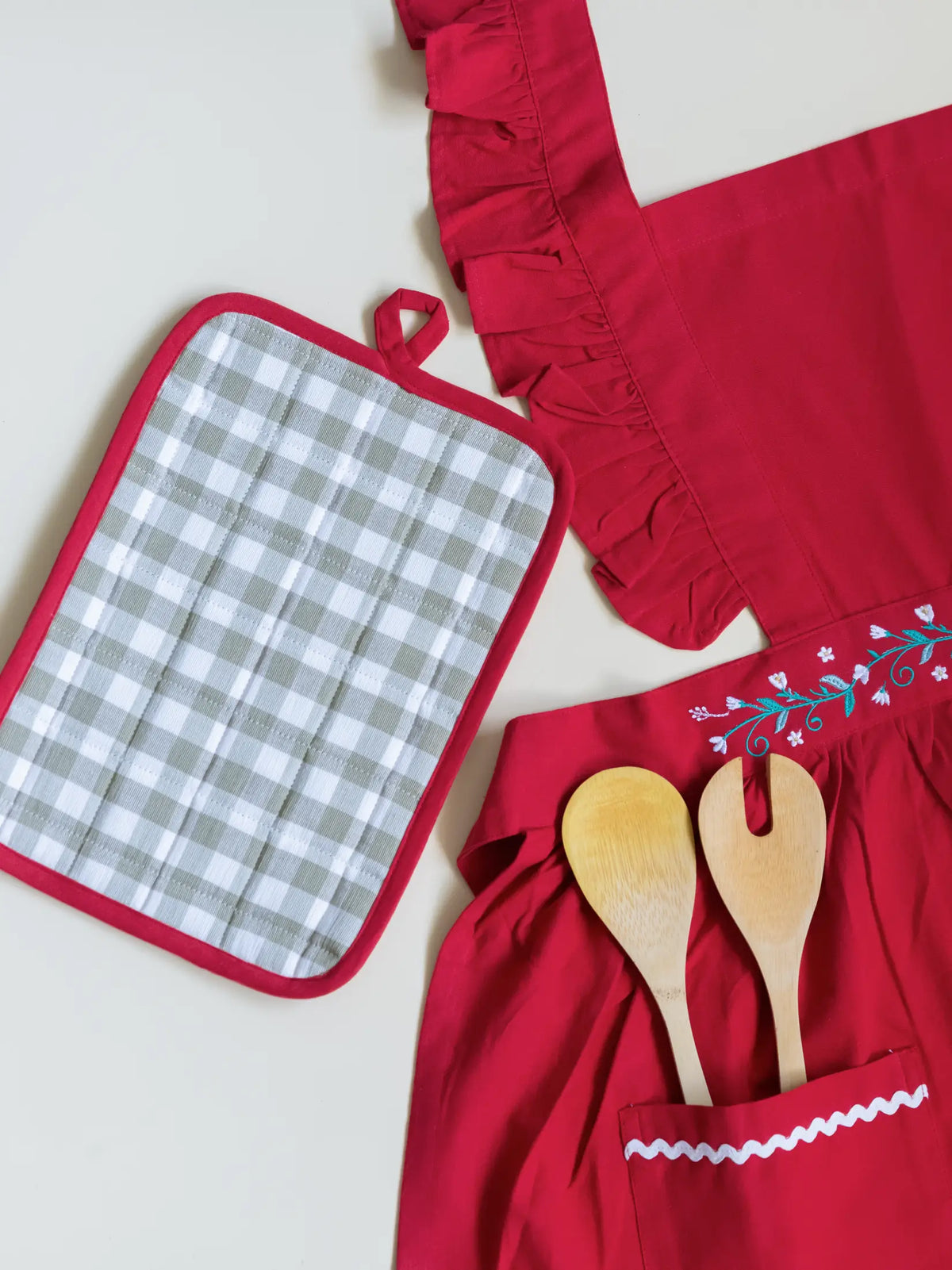 Holiday Hostess Red Apron & Potholder Set – alternate view
