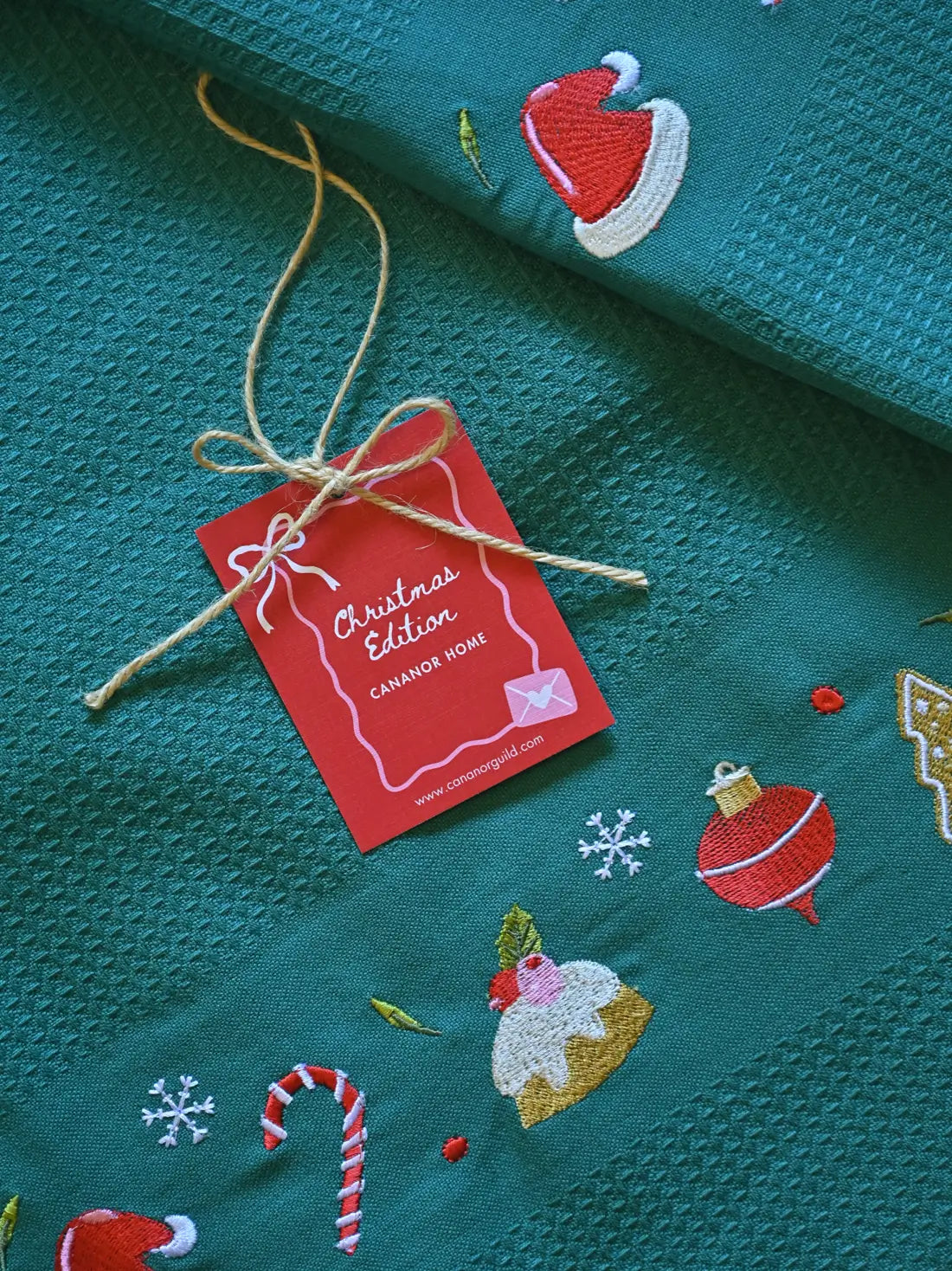 Holiday Spirit Green Bath Linen Set – Bath, Hand and Face with Gift Bag – alternate view