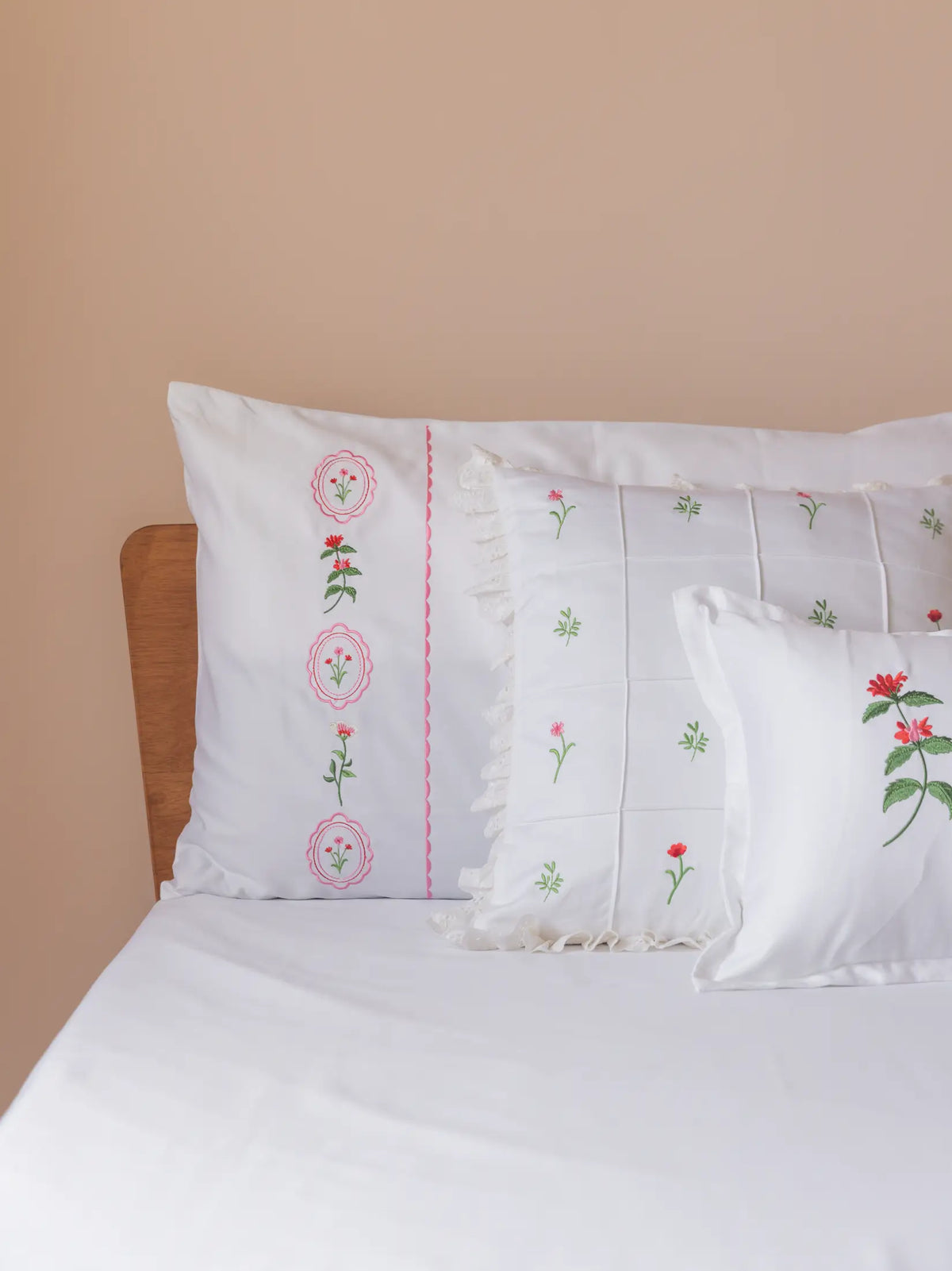 Keepsake Garden Luxury Bedlinen Set in 500TC – alternate view