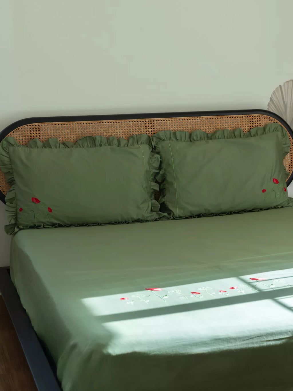 Poppy Fields Green Embroidered Bedlinen Diwali Gift Set – alternate view