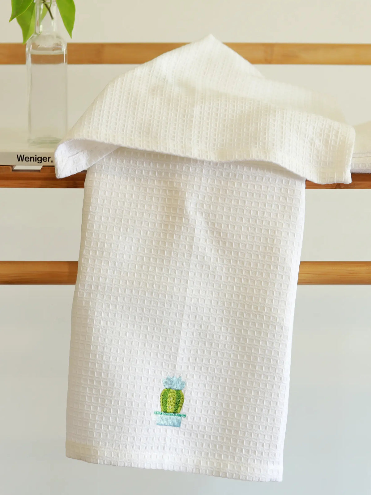 white waffle bath towel set with embroidery