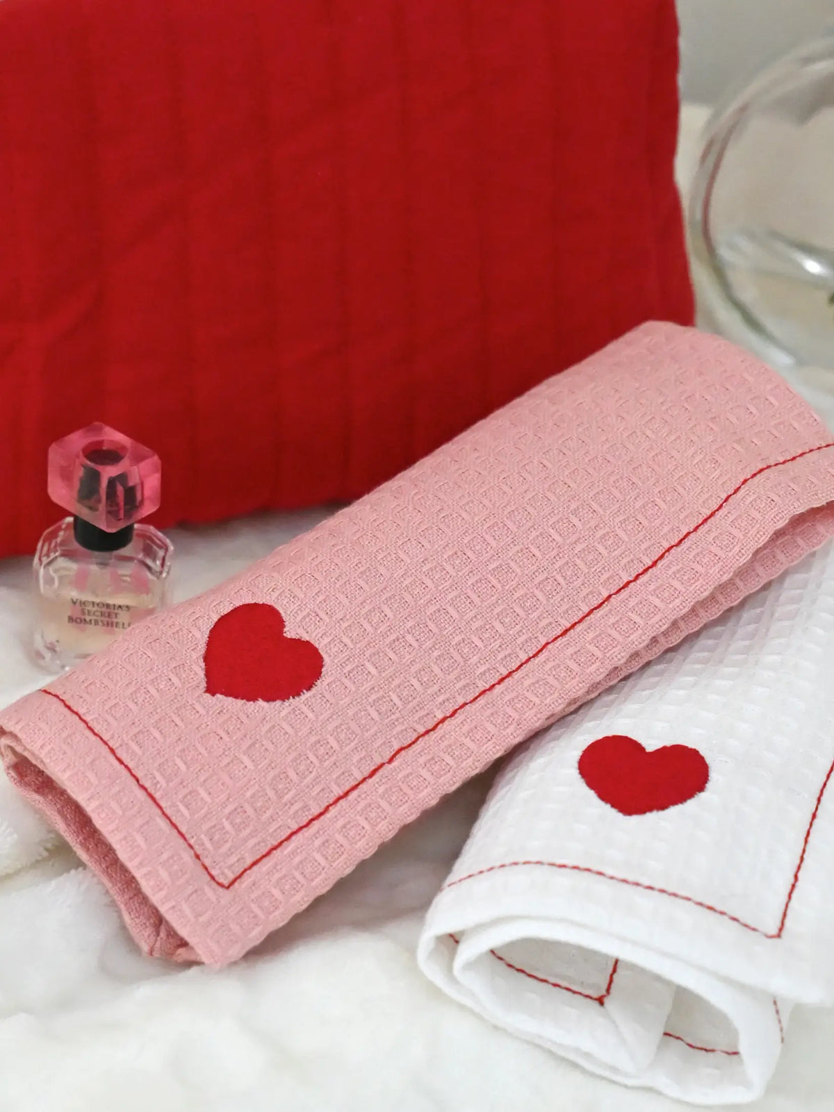 Hearts Bundle - Handwoven Toiletry Bag & Towels Gifting Set – alternate view