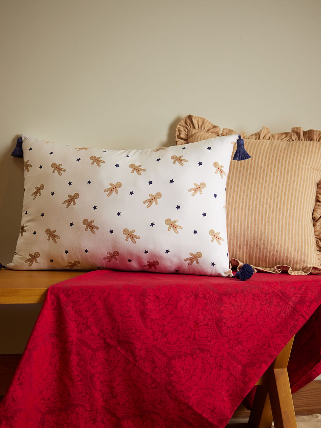Sugar and Spice Gingerbread White Cushion Cover