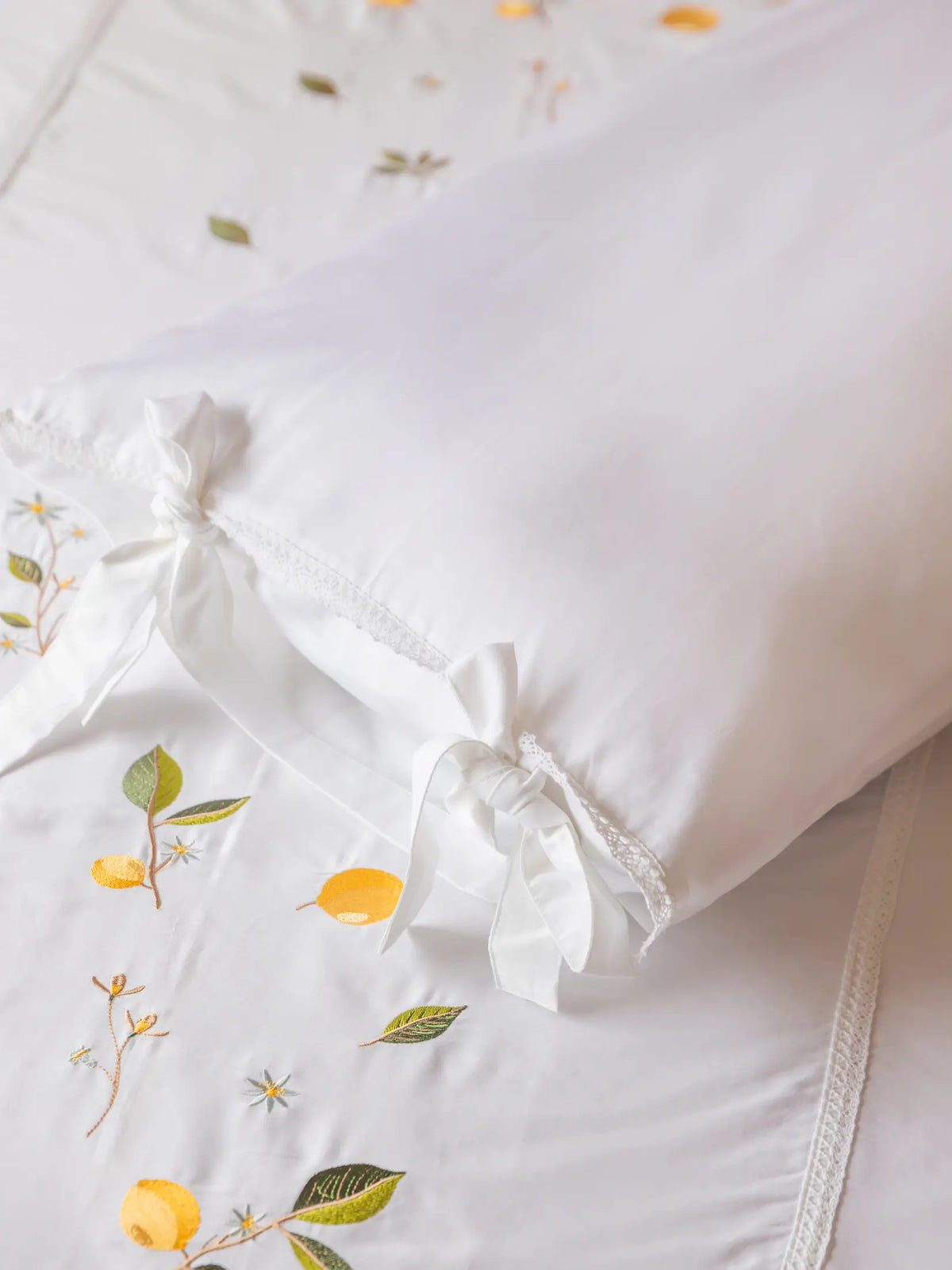 Summer Orchard Luxury Bedlinen Set in 500TC – alternate view